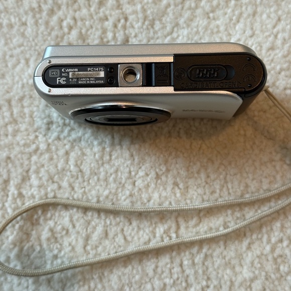 Canon PowerShot A3000 IS Digital Camera 10.0 Megapixels 4x Optical Zoom Silver - Picture 7 of 7